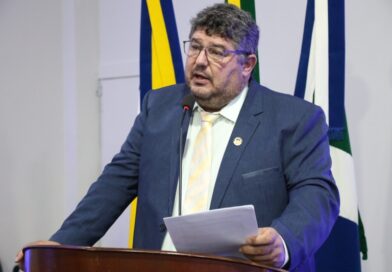 Yuri faz mutirões noturnos para mapear postes sem iluminação em Dourados