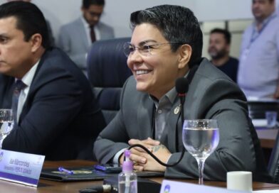 Dourados: Vereadores acompanham parecer de comissão e rejeitam denúncia contra Isa Marcondes
