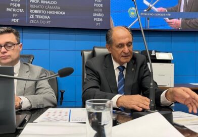 Deputado Zé Teixeira trabalha para ampliar saneamento e asfalto em Dourados