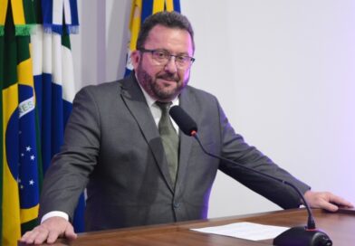 Laudir Munaretto solicita revitalização de praça no Jardim Canaã I
