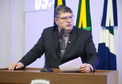Yuri solicita ponto de ônibus coberto e mais linhas para o Hospital Regional