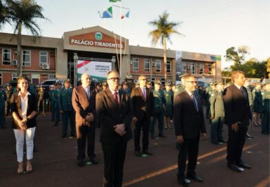 Autoridades do TJMS são homenageadas com medalhas do mérito do Governo de MS